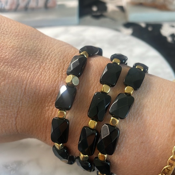 Black tourmaline with cube hematite bracelet - Picture 4 of 4